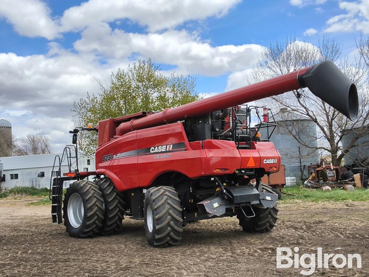 2013-case-ih-8230-image-8