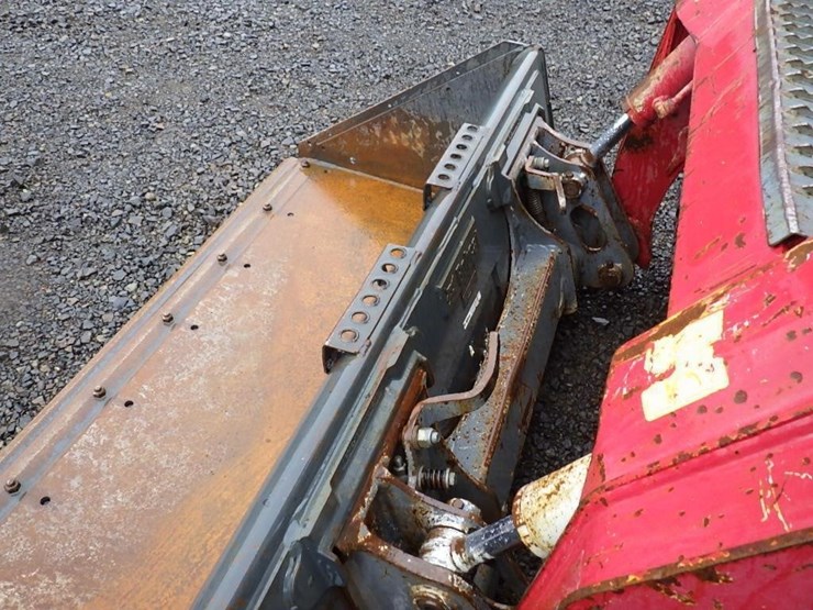 2016-takeuchi-tl8-image-12