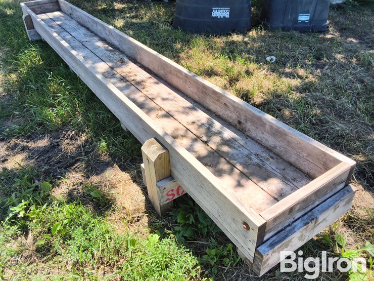 schoenemans-wood-feed-bunk-image-3