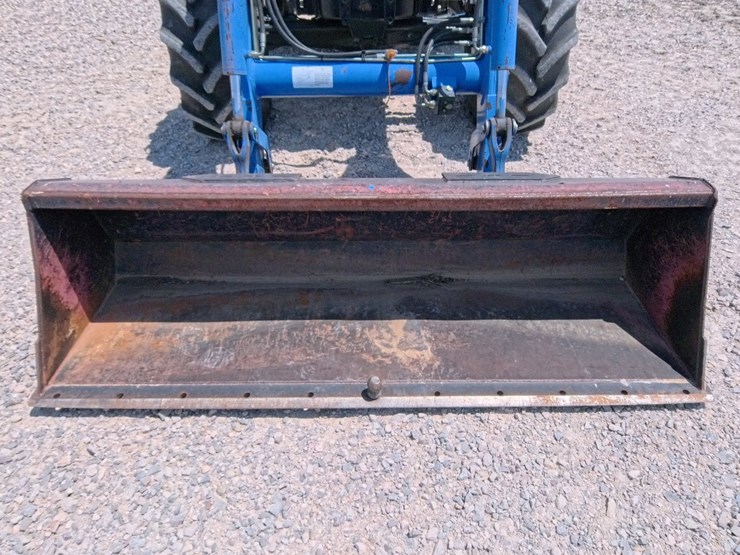 2004-new-holland-tl100a-image-8