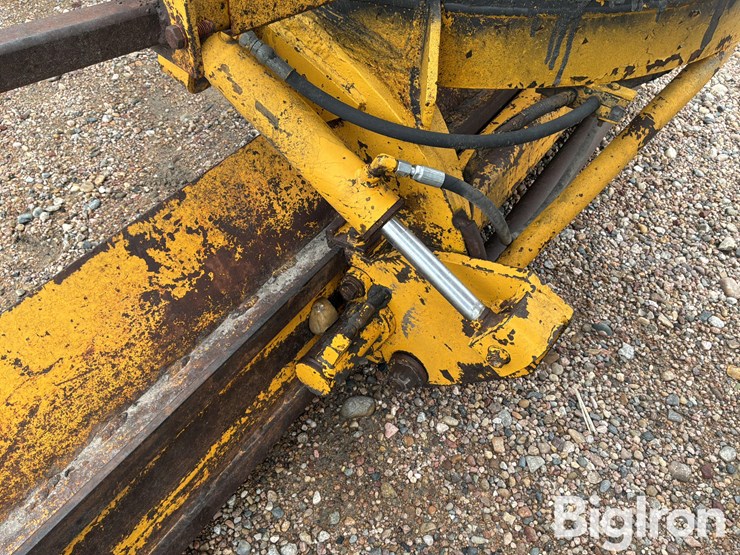 john-deere-570-image-19