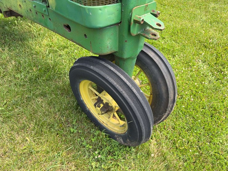 john-deere-model-b-image-17