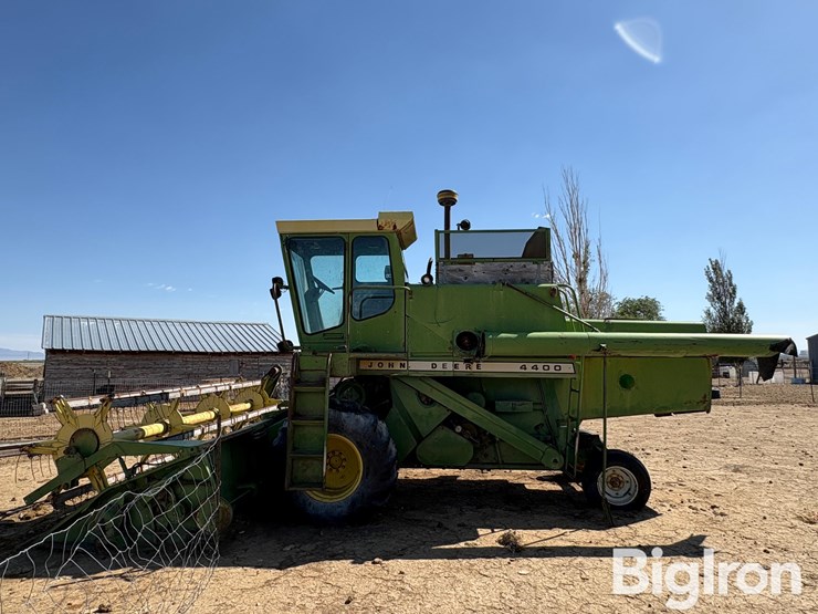1977-john-deere-4400-image-8