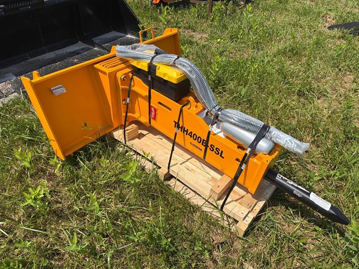 caterpillar-226-image-2