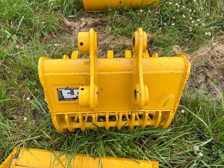 caterpillar-303-image-4
