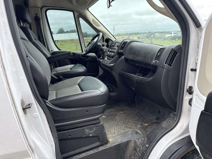2019-dodge-1500-image-18