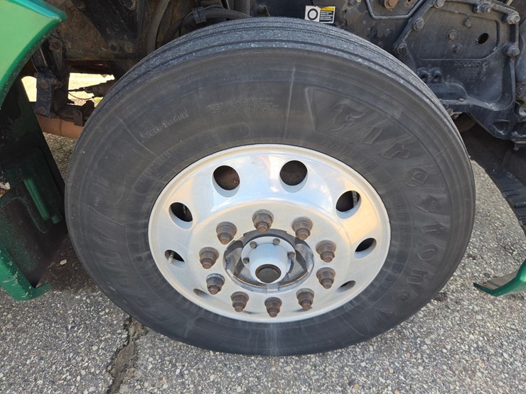 2015-kenworth-t680-image-30