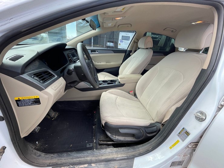 #160-•-2015-hyundai-sonata-(clean-tx-title)-image-40
