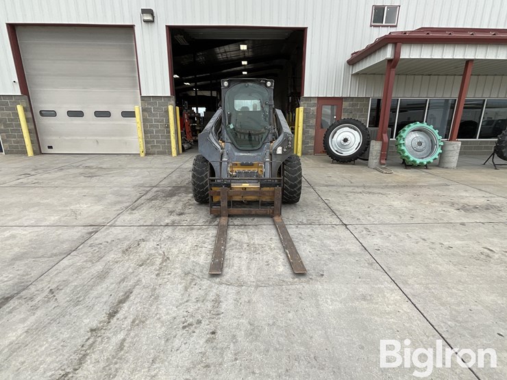 2020-deere-332g-image-2