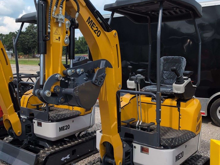 i-mini-excavator-me20---23hp-yanmar-engine-image-1