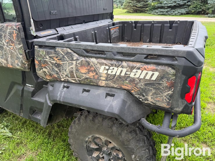 2025-can-am-defender-utv-image-17