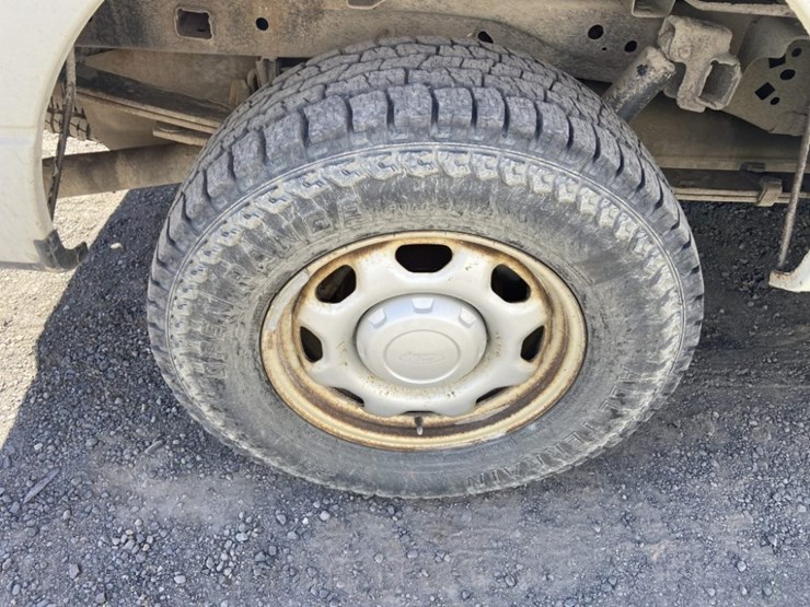 2011-ford-f150-xl-image-39
