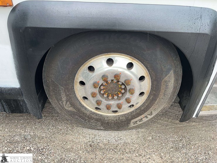 2010-ford-f150-image-39