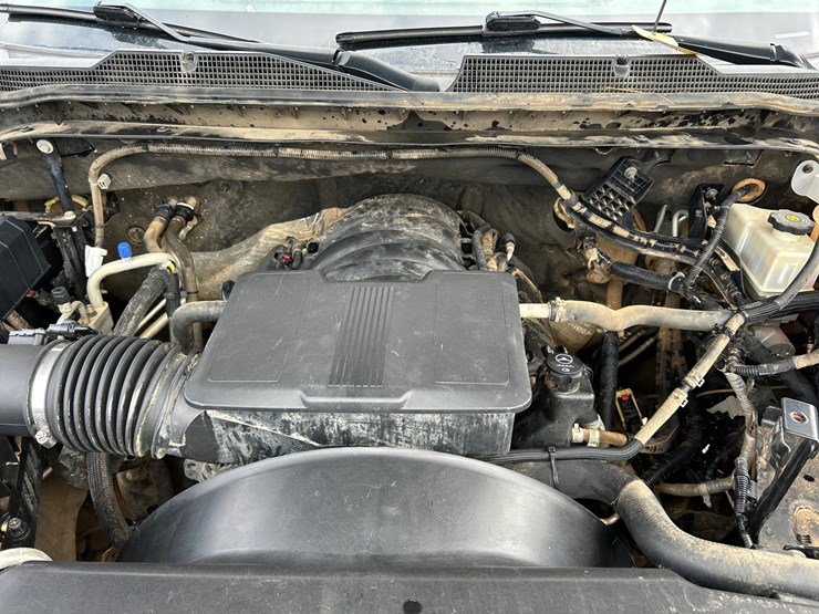 2020-chevrolet-2500hd-image-29