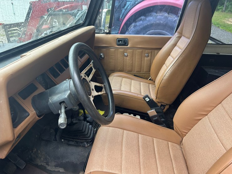 1994-jeep-wrangler-image-13
