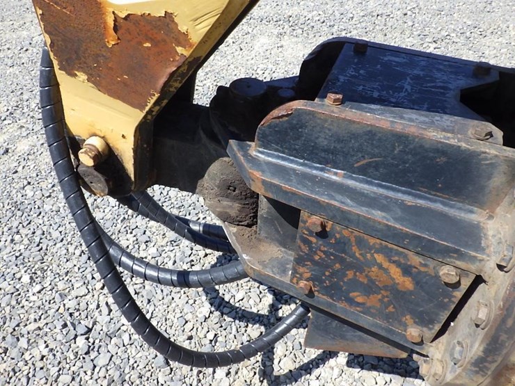 caterpillar-325l-image-19