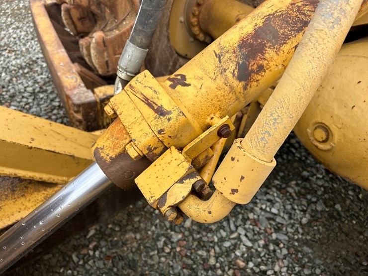 caterpillar-815a-image-14