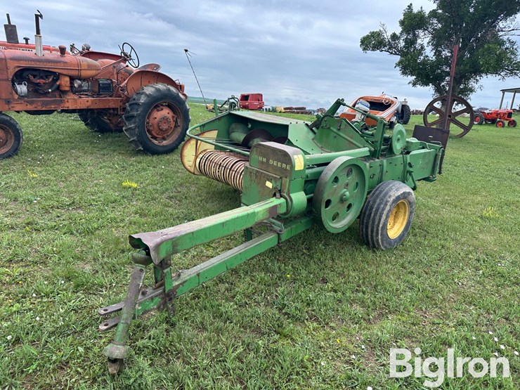 john-deere-24t-image-1