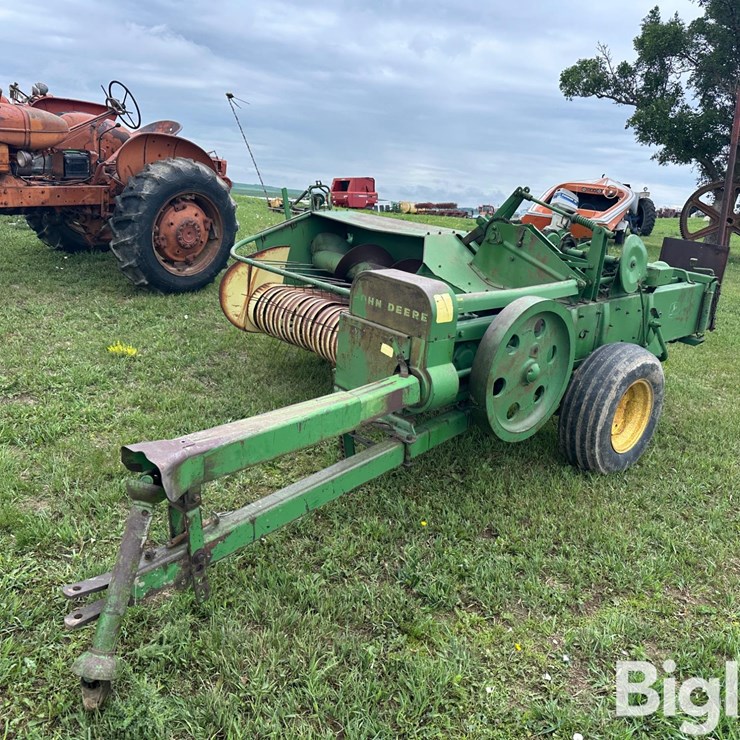JOHN DEERE 24T