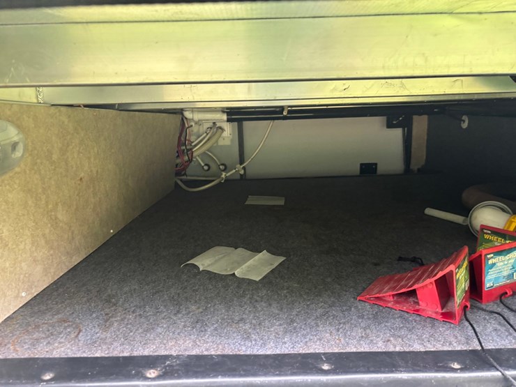 #2231-•-2014-crusader-335-5th-wheel-camper-image-31