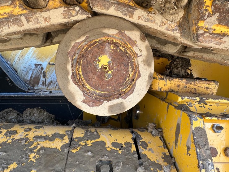 2022-deere-700l-image-15