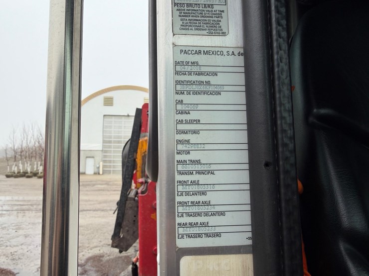 #1506-•-2019-peterbilt-pb520-side-load-garbage-truck-image-69