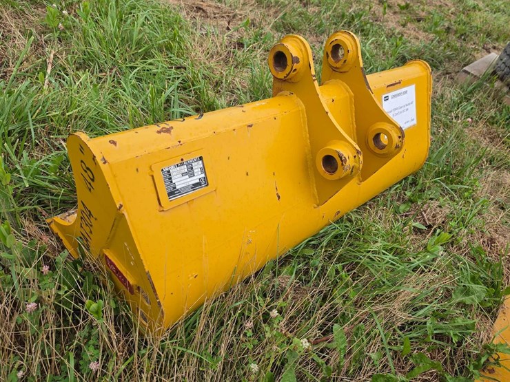 caterpillar-304-image-4