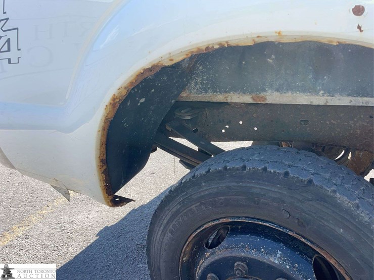 2015-ford-f350-image-40