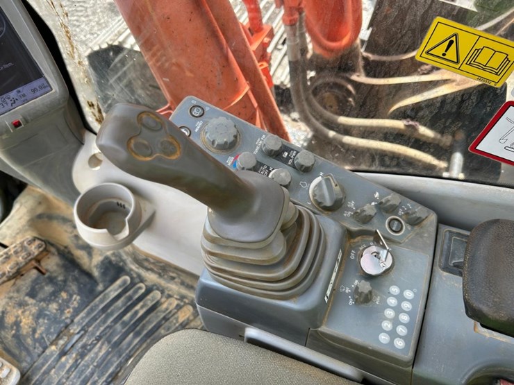 hitachi-zx350lc-6n-image-24