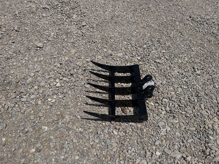 19”-mini-excavator-root-rake-image-2
