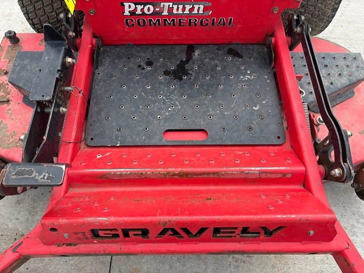 #5102-•-gravely-zt-5400-lawn-mower-image-17