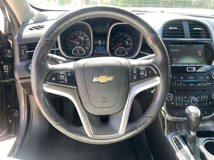 2015-chevrolet-malibu-4-door-sedan-(206,870-miles)-image-12
