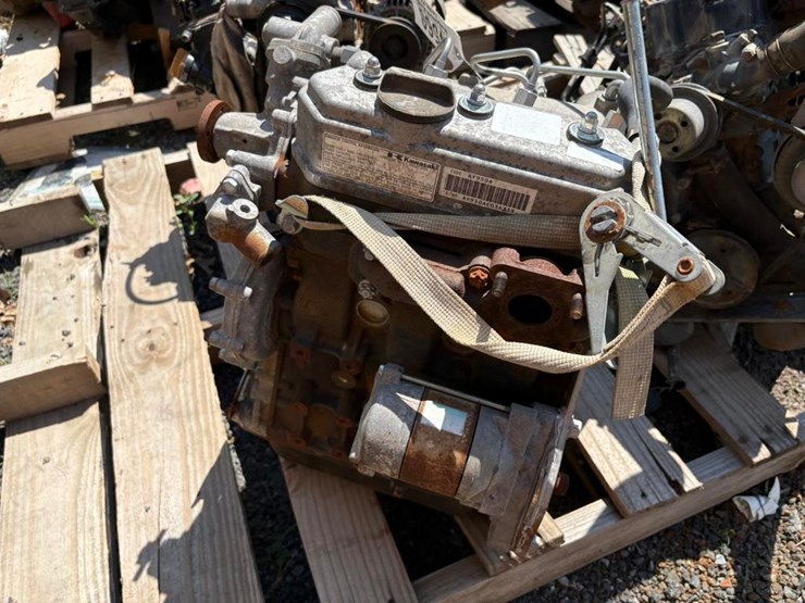 kawasaki-8dhxl-3-cylinder-diesel-engine-image-1