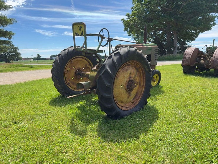 john-deere-model-b-image-2