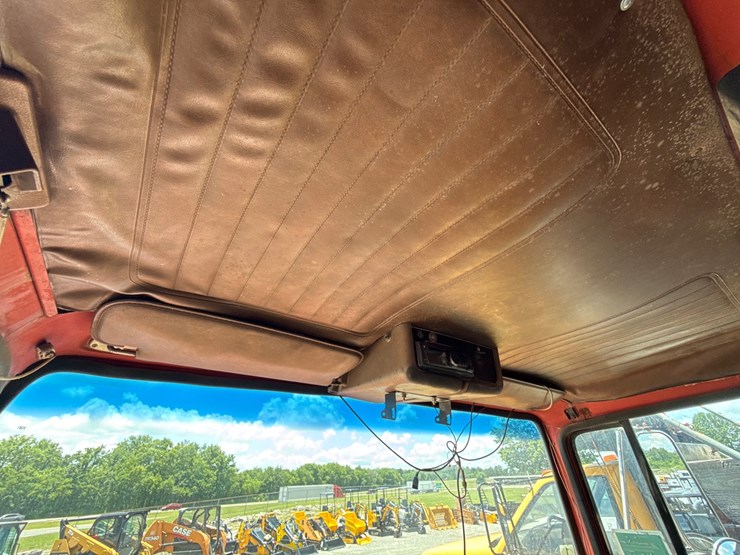 1984-ford-lt9000-image-20