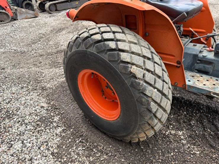 kubota-l235-image-10