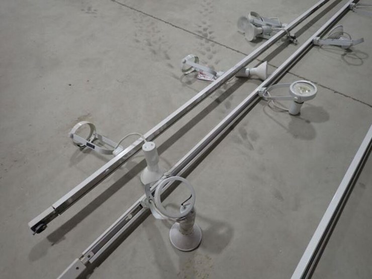 qty-of-(3)-8-ft-track-lights-image-6