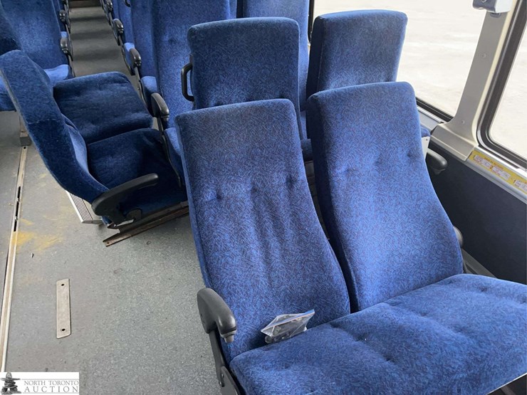 non-operable-2010-motor-coach-industries-d4500-t/a-passenger-wheelchair-accessible-bus-image-23