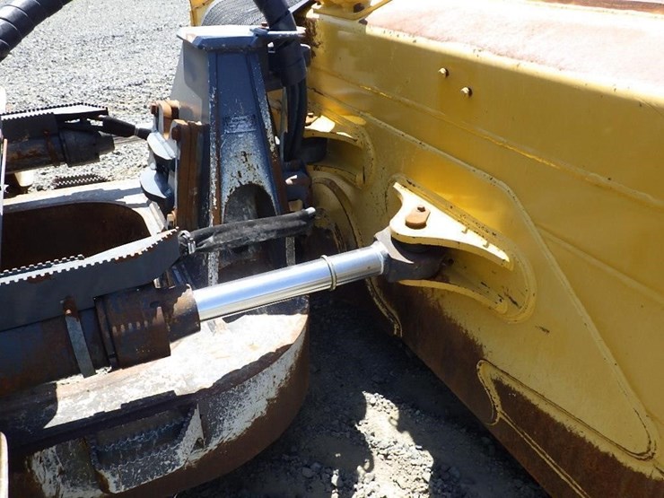 2016-deere-850k-image-18