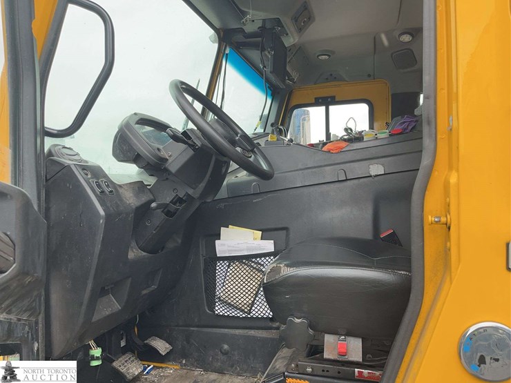 non-operable-2020-mack-lr-t/a-refuse-truck-image-8