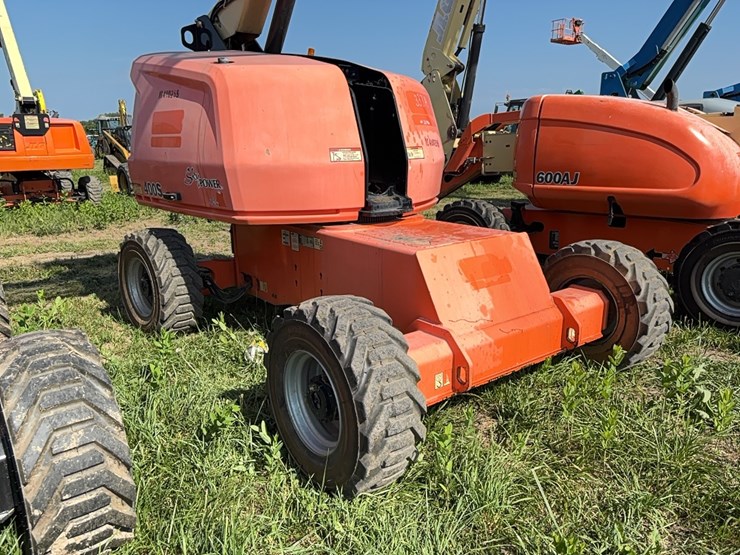 jlg-400s-image-3