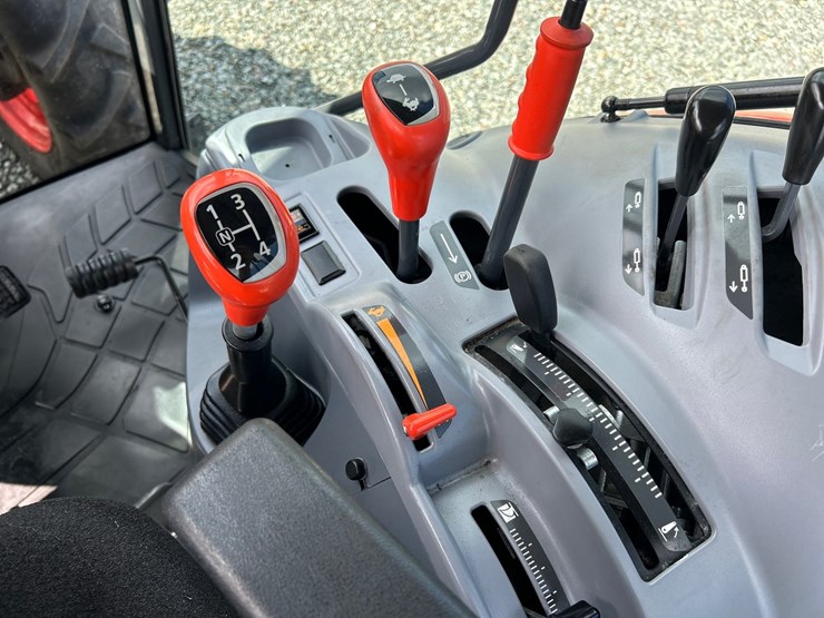 kubota-m5-111d-image-100