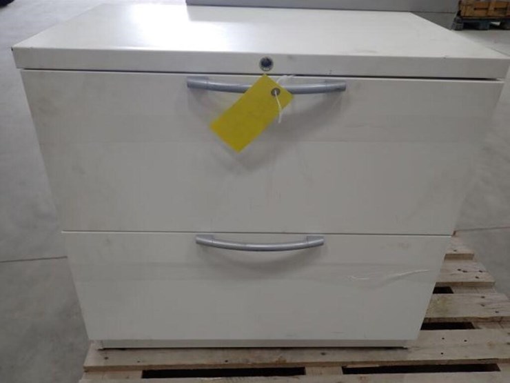 qty-of-(2)-metal-2-drawer-filing-cabinets-image-16