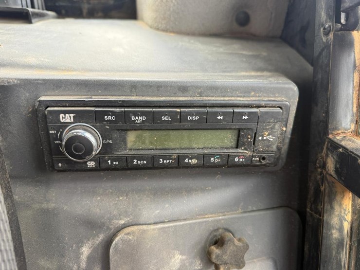 2021-caterpillar-259d3-image-21