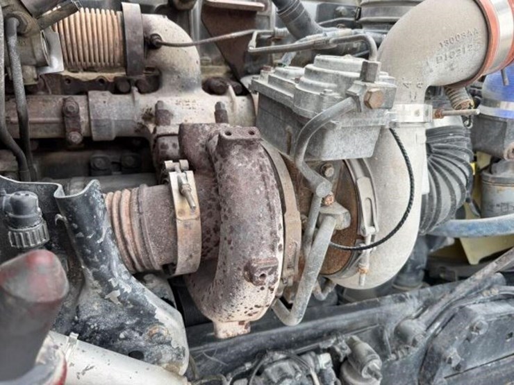 2013-kenworth-w900-image-33