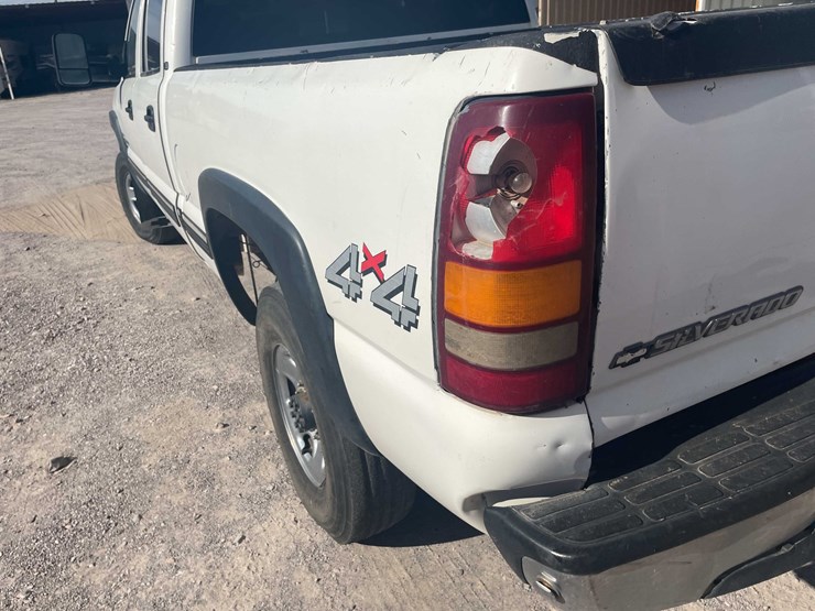 2002-chevrolet-2500hd-image-16