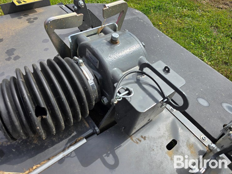 2022-massey-ferguson-30-image-17
