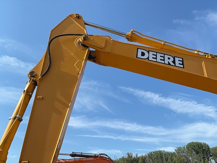 deere-230-lc-image-12