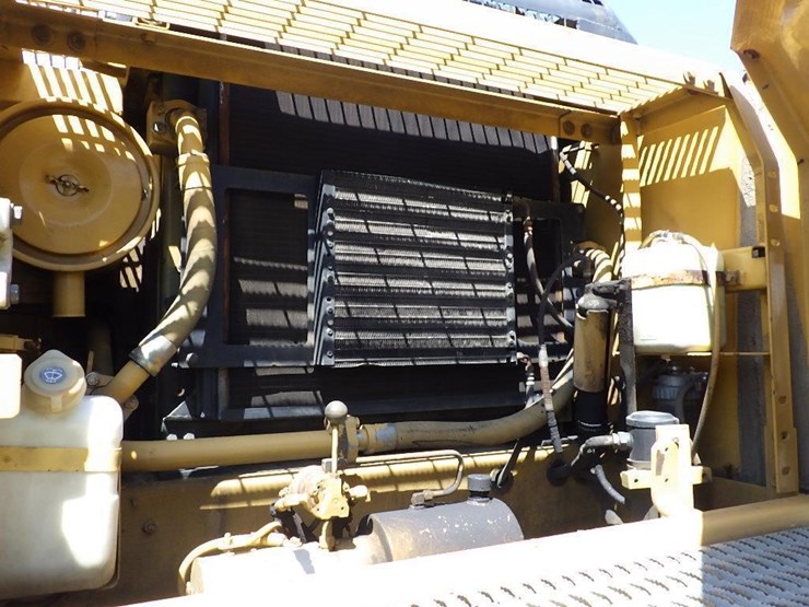 caterpillar-325l-image-37