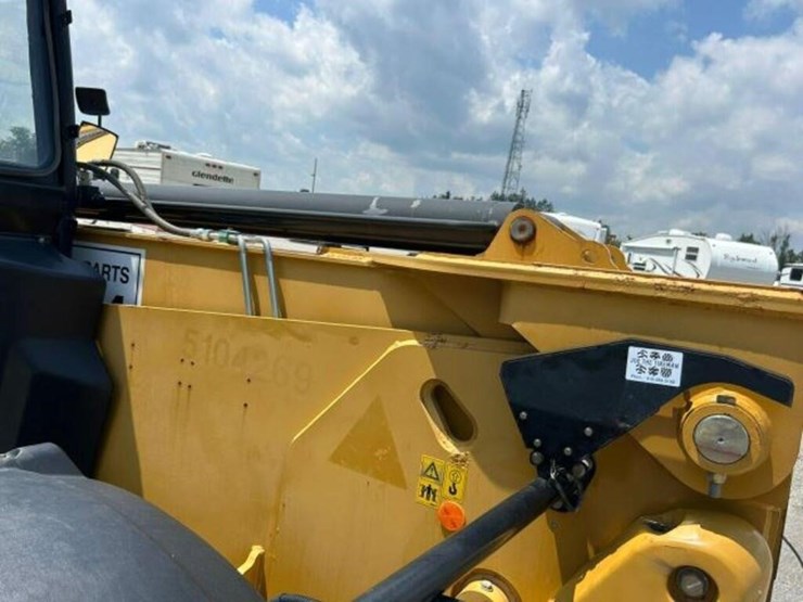 2015-caterpillar-th417c-gc-4wd-telehandler-yc5a125-image-25